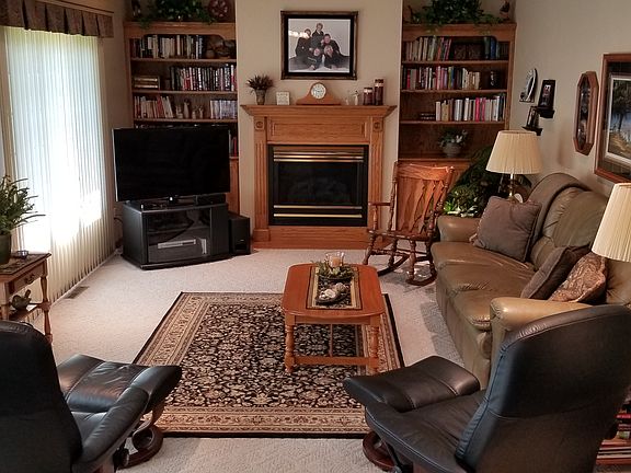 Family room with gas firepla