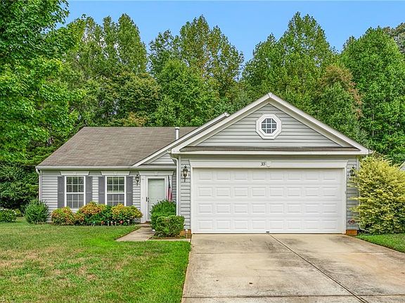 3rd image of 313 Walnut Crossing Dr