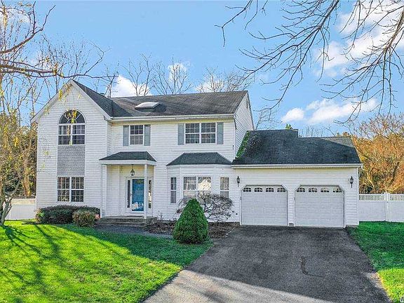 2nd image of 12 Windcrest Dr