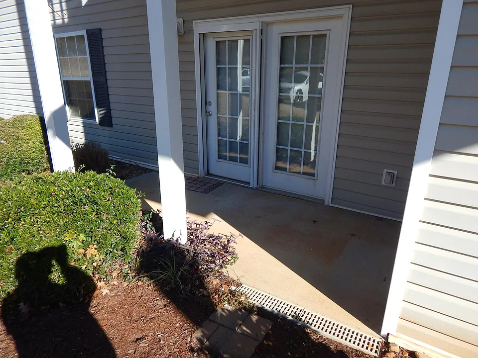 301 McKenna Cir