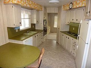 2nd image of 1830 E Yosemite Ave Spc 211