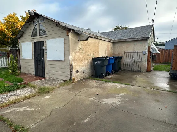 3957 28th St, Sacramento, CA 95820