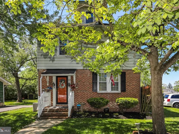 10 S Lenola Rd, Moorestown, NJ 08057