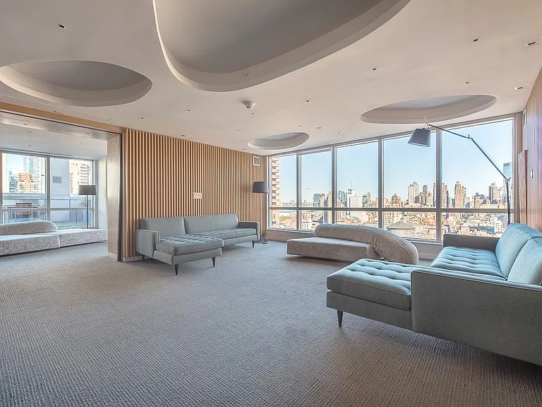 350 W 42nd St #45A — Photo 11