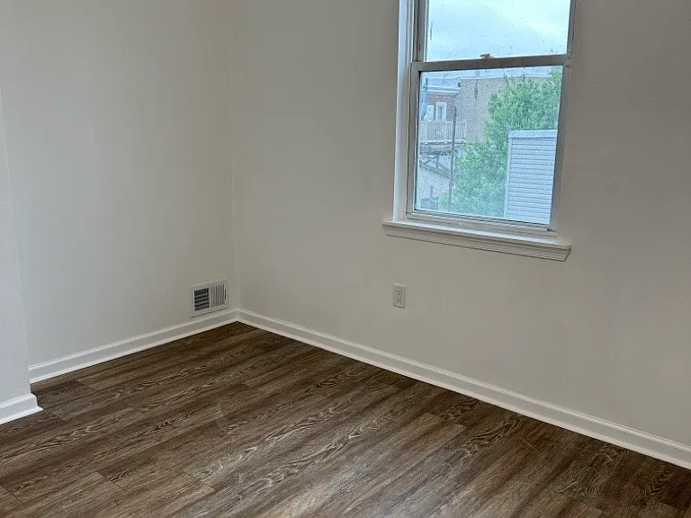 2117 E Cumberland St — Photo 55