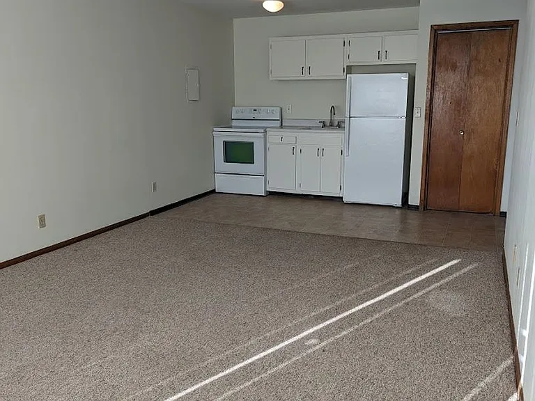 3305 Hennepin Ave S — Photo 1