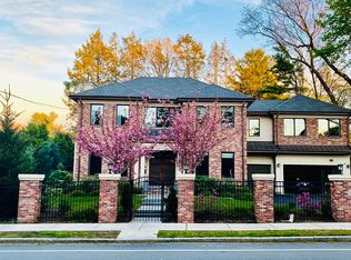 1580 Beacon St, Newton, MA 02468