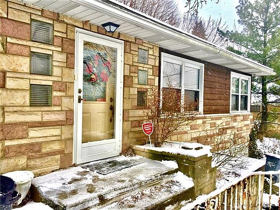 3rd image of 728 Pittsburgh McKeesport Blvd