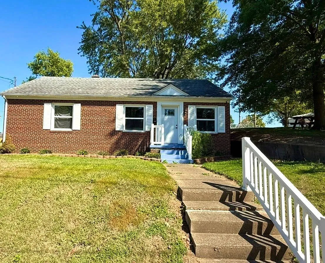 528 12th St photo 1