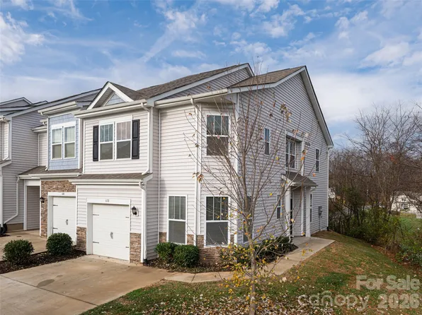 610 Santa Clara Dr, Asheville, NC 28806