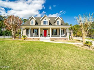 1905 Clubhouse Dr, Morehead City, NC 28557