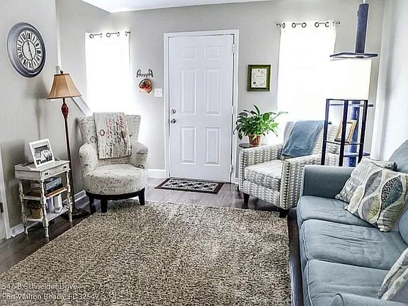 4th image of 547 Schneider Dr Unit B