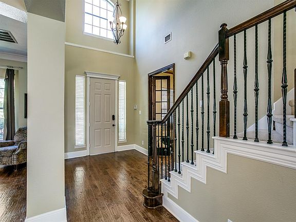 5th image of 2534 Sir Tristram Ln
