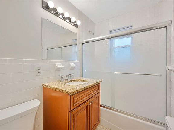 5th image of 504 Pelham Rd APT C3