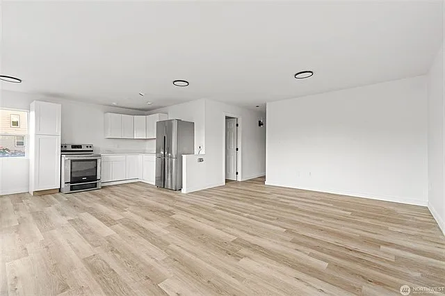109 S Washington St — Photo 4