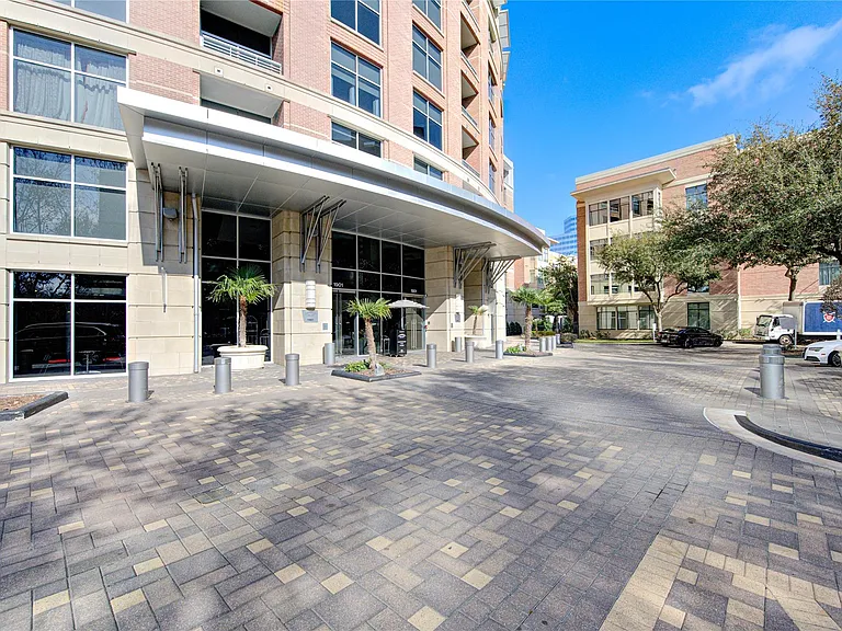 1901 Post Oak Blvd #3105 — Photo 18