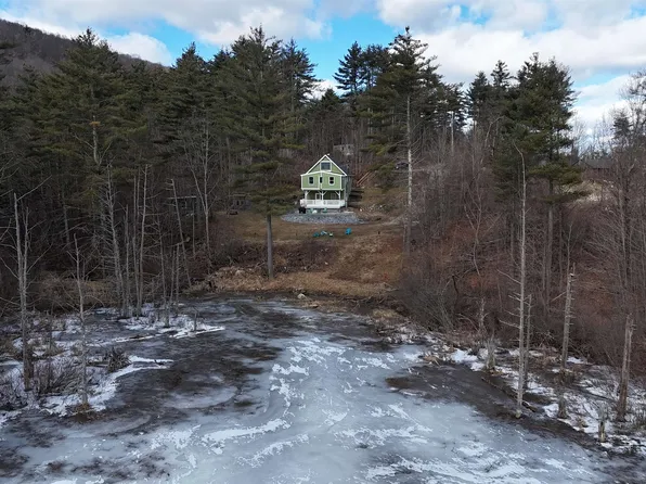 112 Kings Way, Pownal, VT 05201
