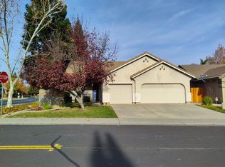 8401 Starlily Ct, Elk Grove, CA 95758