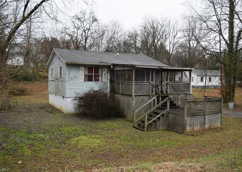 1st image of 814 McCreary St