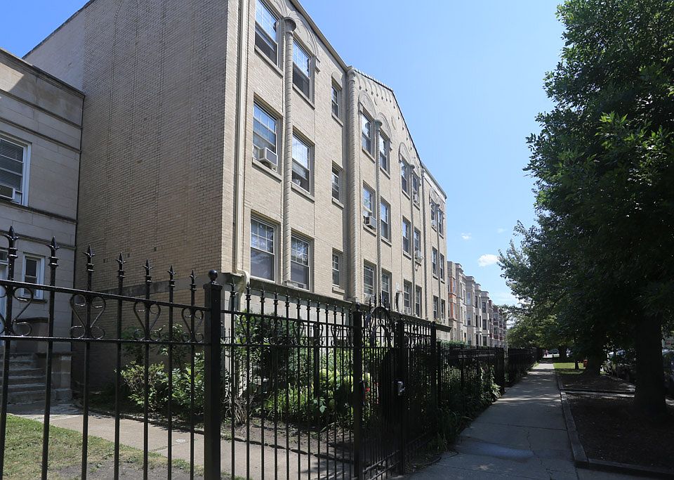 1st image of 4031 N Kenmore Ave APT 209