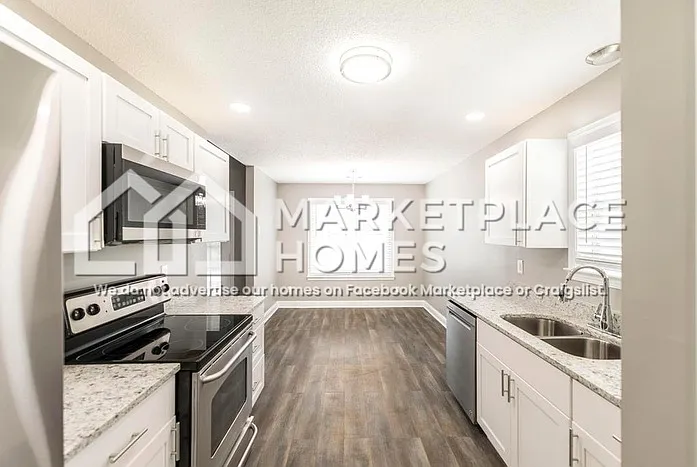 415 Covington Cv — Photo 10