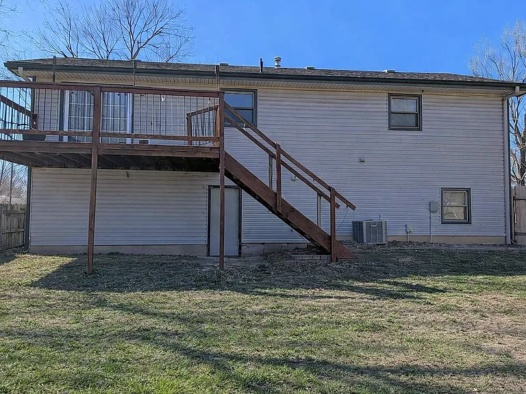 503 Winn Rd — Photo 2