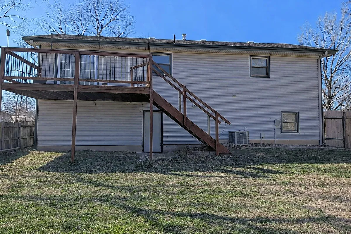 Building Photo - 503 Winn Rd