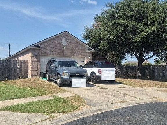 3rd image of 109 Water Oak Ct