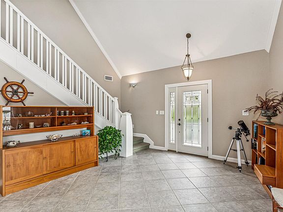 3rd image of 1114 Park Ln
