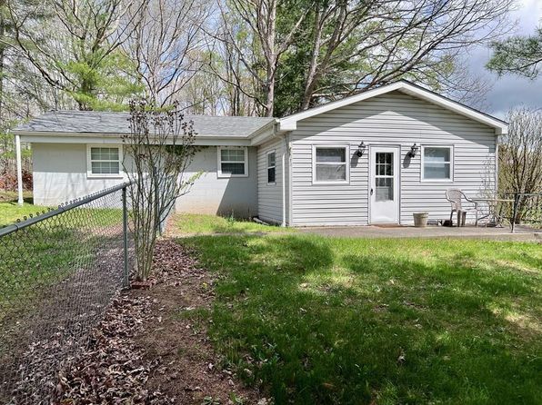 173 2nd St, Shady Spring, WV 25918