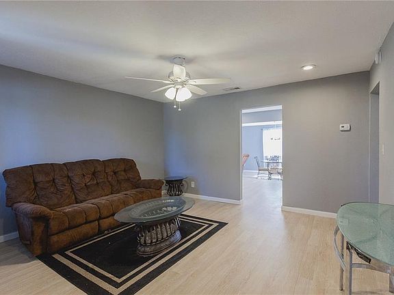 5th image of 2802 Ash Park Dr