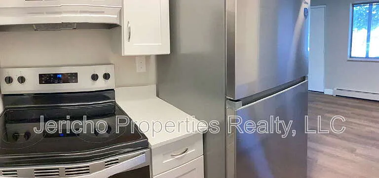 633 Oak St #5 — Photo 10