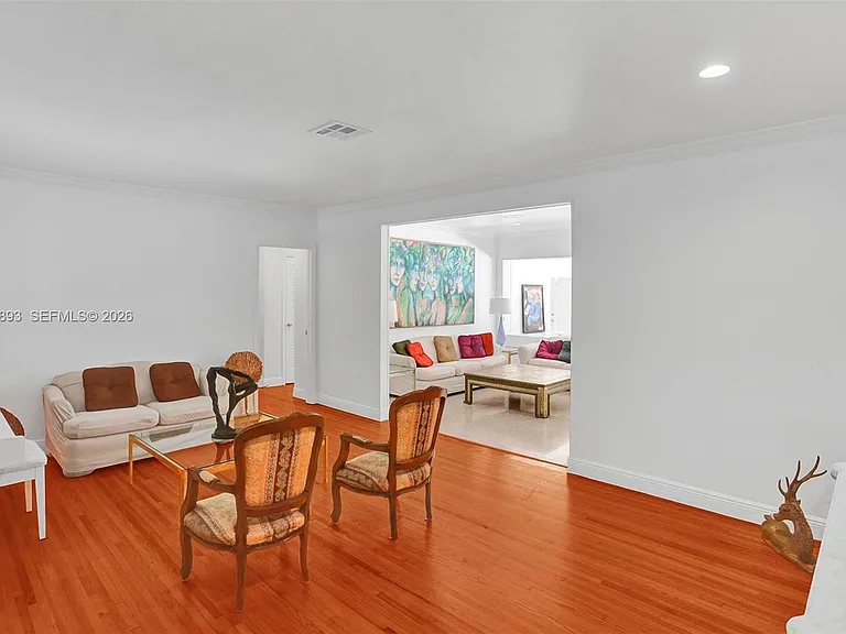 3920 Monserrate St — Photo 10