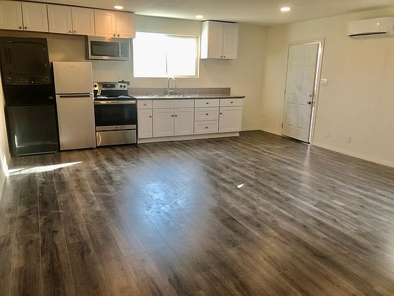 4th image of 16847 Covello St