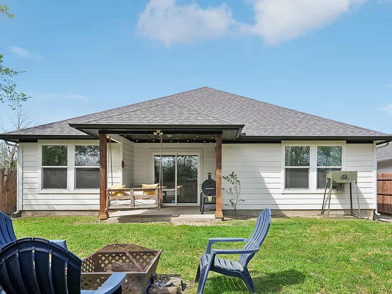 2605 Langford St — Photo 21