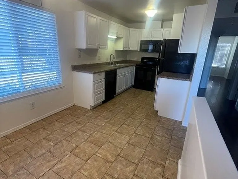 2281 Hurley Way — Photo 2