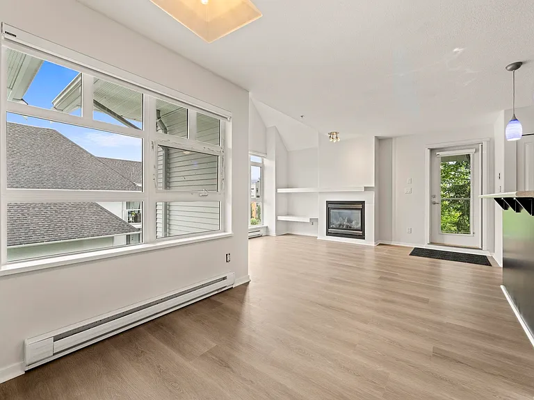 3148 Saint Johns St — Photo 14