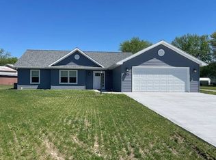 525 Millers Ct, Nappanee, IN 46550