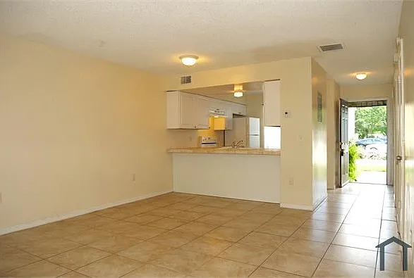 5524 Decatur St — Photo 6