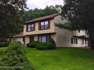 1101 Robin Dr, Lakewood, NJ 08701