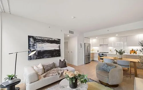 555 Fulton St Photo 1