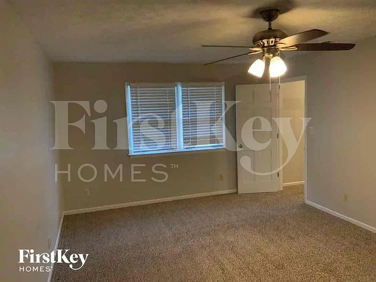 5659 Fern Creek Dr — Photo 7