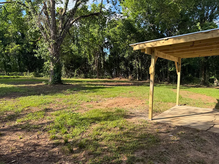 1802 Kerry Dr — Photo 3