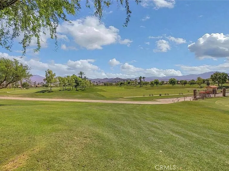 80589 Hoylake Dr — Photo 46