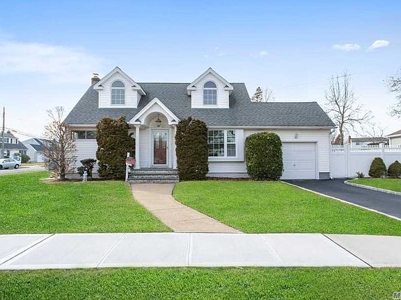 2nd image of 2 Beechwood Pl