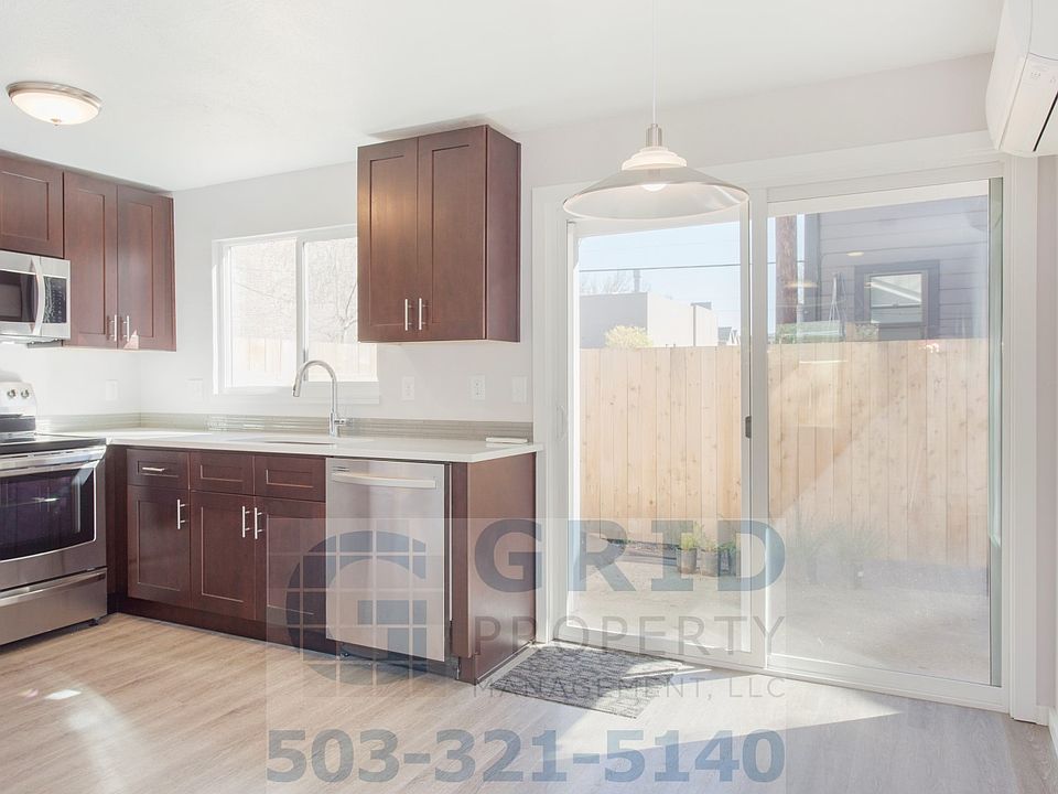 1st image of 1219-1223 SE Harney St #1221