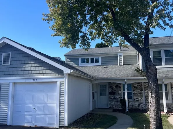 1929 Georgetown Ln, Hoffman Estates, IL 60169