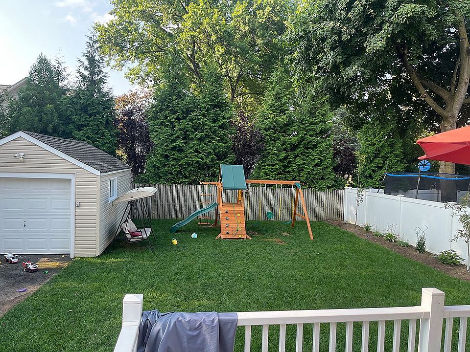 2nd image of 210 Myrtle Ave