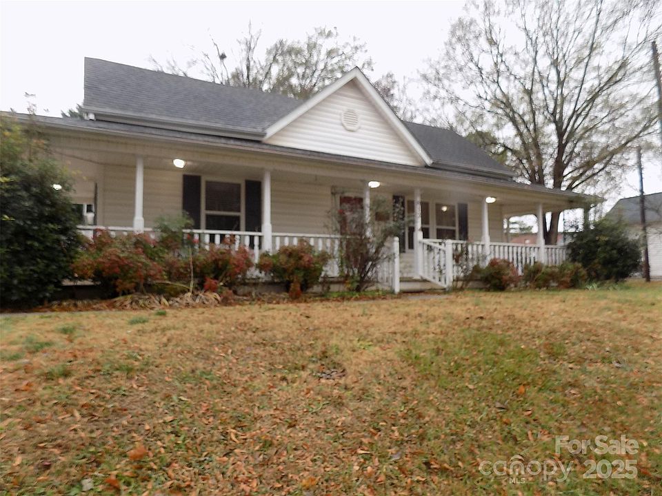 1st image of 812 E Catawba St