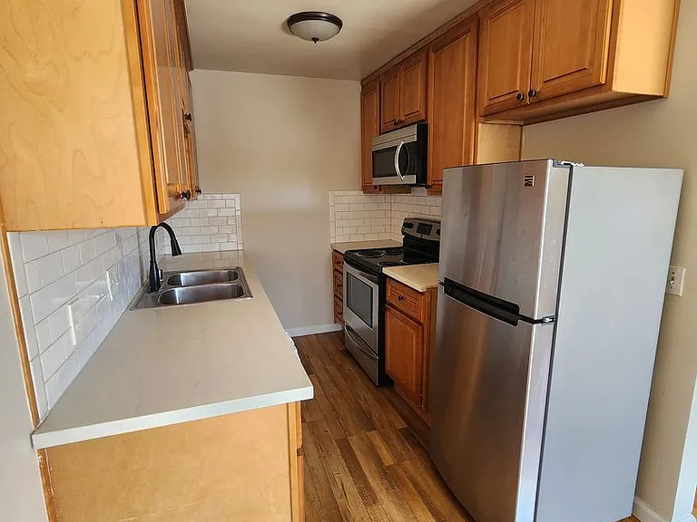 1741 Washington St — Photo 2